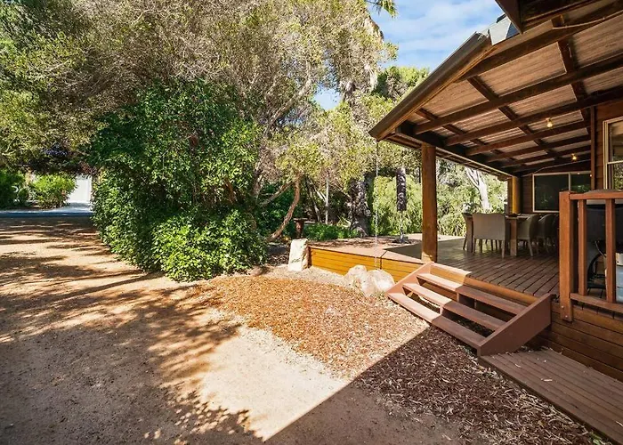 \'The Love Shack\' Pet-Friendly Beach Bungalow