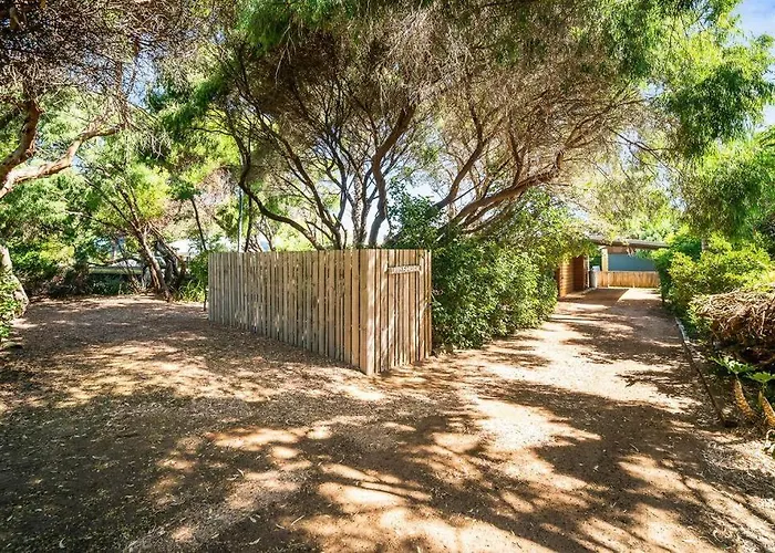 \'The Love Shack\' Pet-Friendly Beach Bungalow